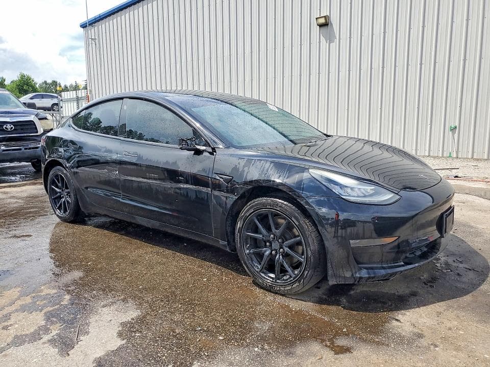 2018 TESLA MODEL 3 4