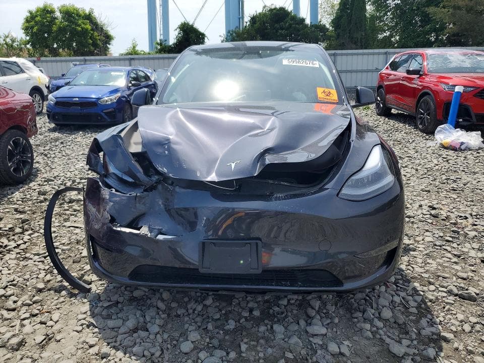 2024 TESLA MODEL Y 5