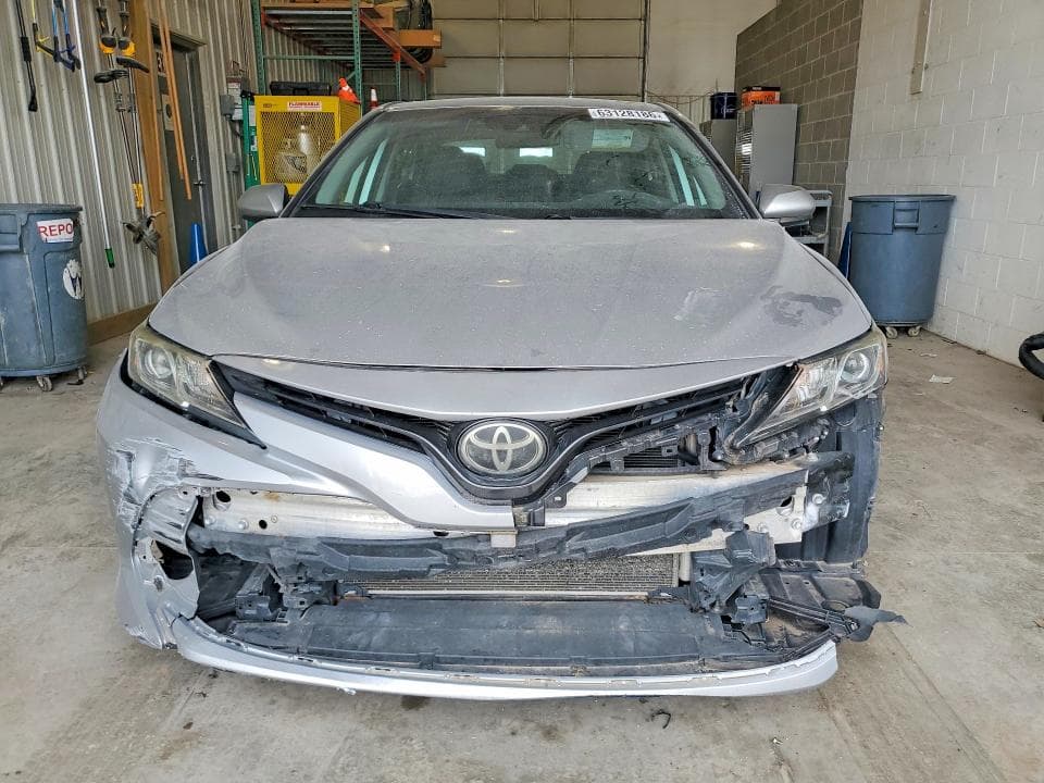 2019 TOYOTA CAMRY LE 5