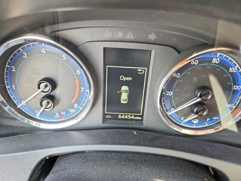 2017 TOYOTA COROLLA SE 9