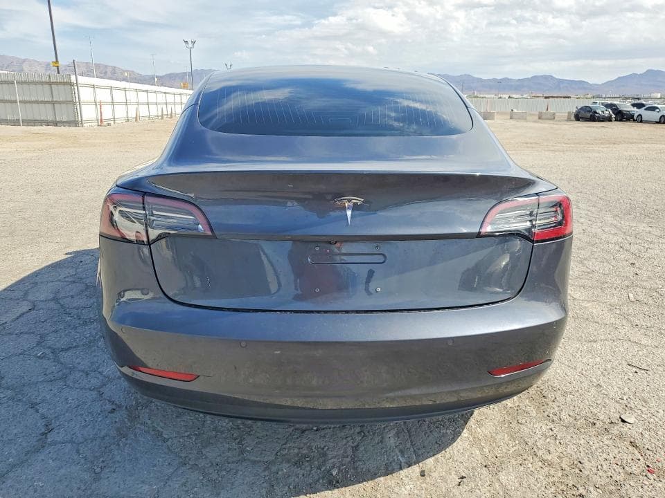 2018 TESLA MODEL 3 6
