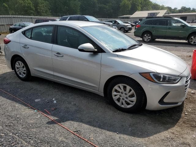 2017 HYUNDAI ELANTRA SE 4