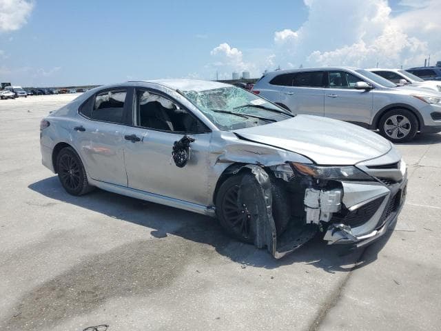2021 TOYOTA CAMRY SE 4