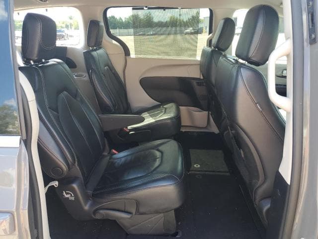 2022 CHRYSLER PACIFICA TOURING L 11