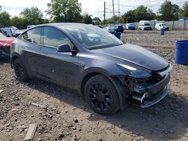 2023 TESLA MODEL Y 4