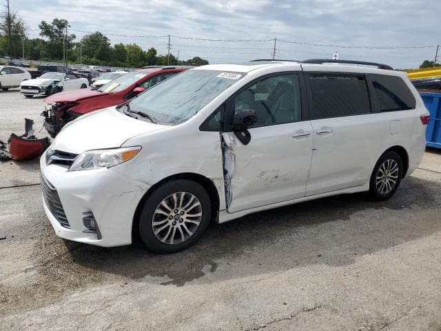 2018 TOYOTA SIENNA XLE 8-PASSENGER
