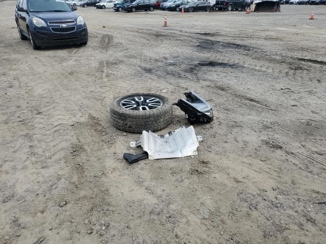 2021 GMC YUKON AT4 13