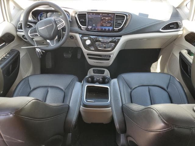 2024 CHRYSLER PACIFICA HYBRID SELECT 8