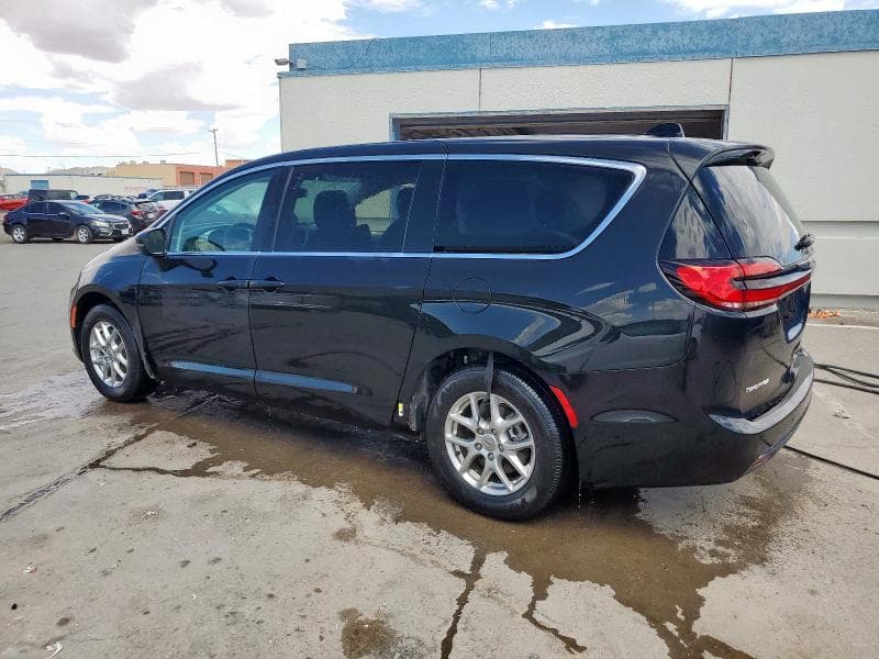 2023 CHRYSLER PACIFICA TOURING L 2