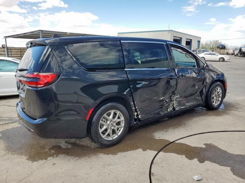 2023 CHRYSLER PACIFICA TOURING L 3