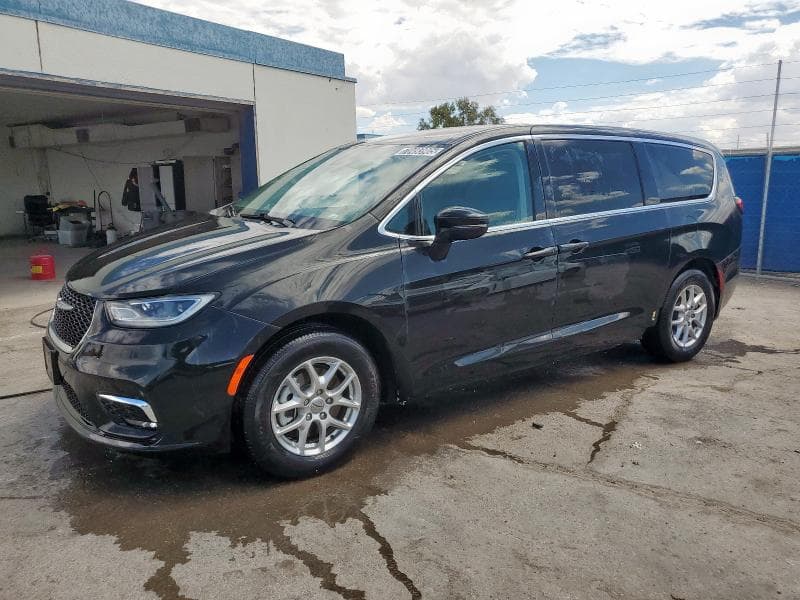 2023 CHRYSLER PACIFICA TOURING L - 1