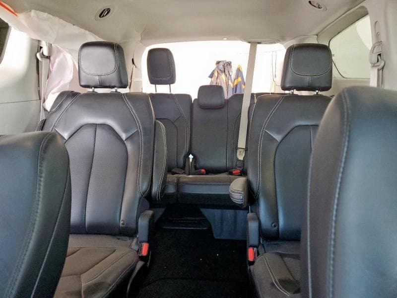 2023 CHRYSLER PACIFICA TOURING L 10