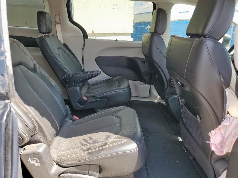 2023 CHRYSLER PACIFICA TOURING L 11