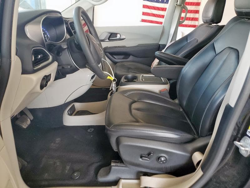 2023 CHRYSLER PACIFICA TOURING L 7