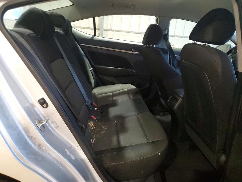 2018 HYUNDAI ELANTRA SEL 10