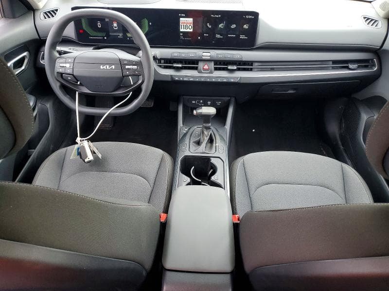 2025 KIA K4 LXS 8