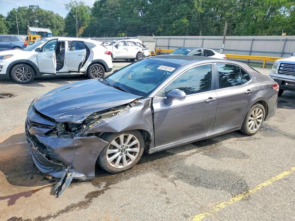 2018 TOYOTA CAMRY LE