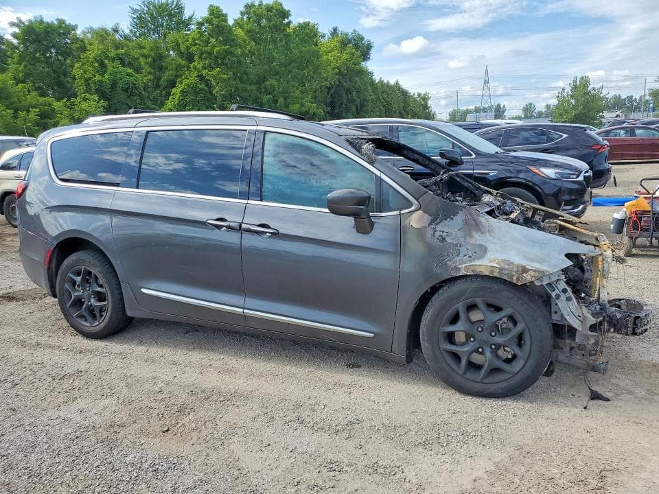 2017 CHRYSLER PACIFICA TOURING L PLUS 4