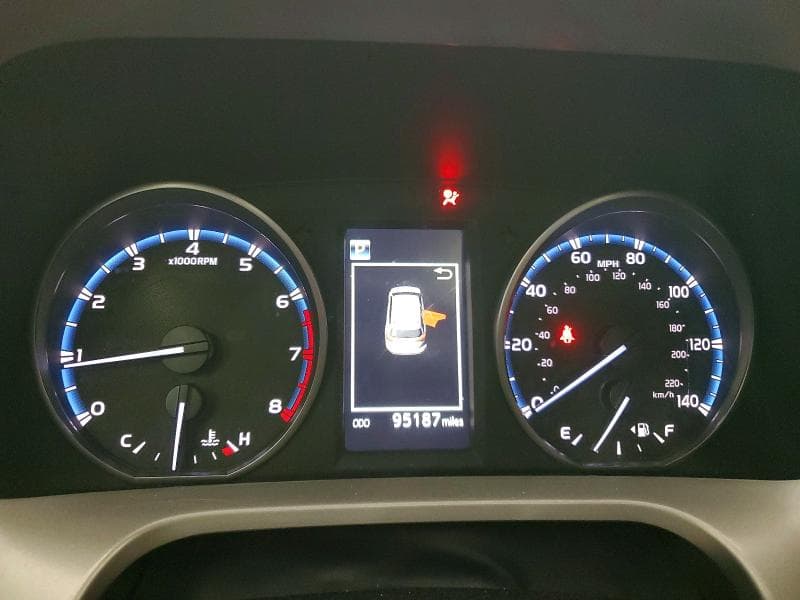 2018 TOYOTA RAV4 XLE 9