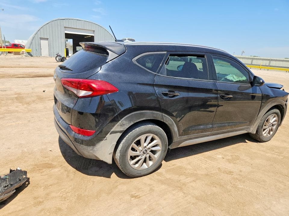 2017 HYUNDAI TUCSON SE 3
