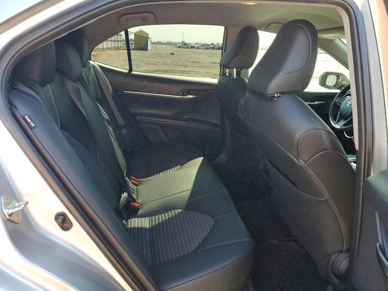 2019 TOYOTA CAMRY SE 10