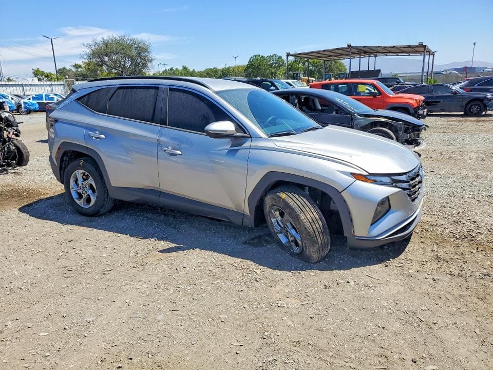 2022 HYUNDAI TUCSON SEL 4