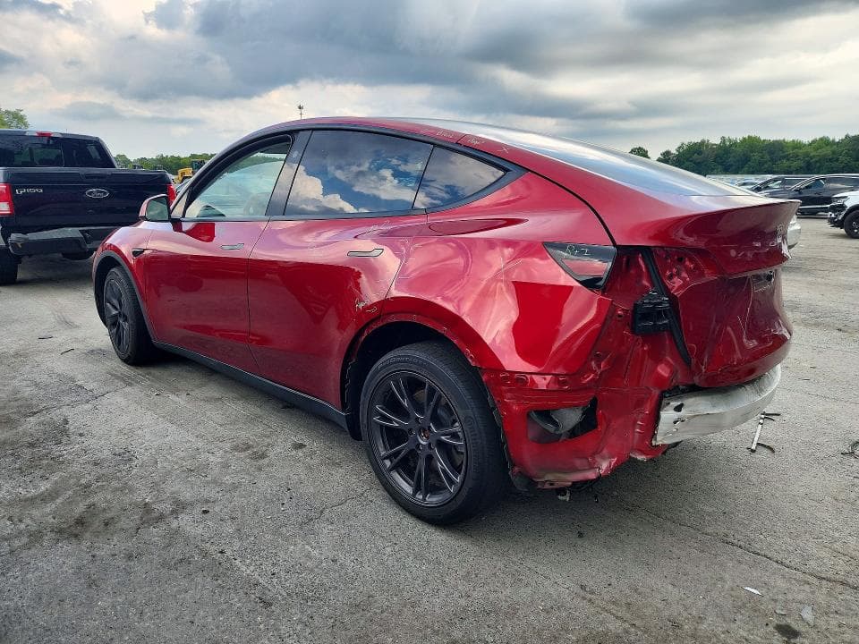 2025 TESLA MODEL Y 2
