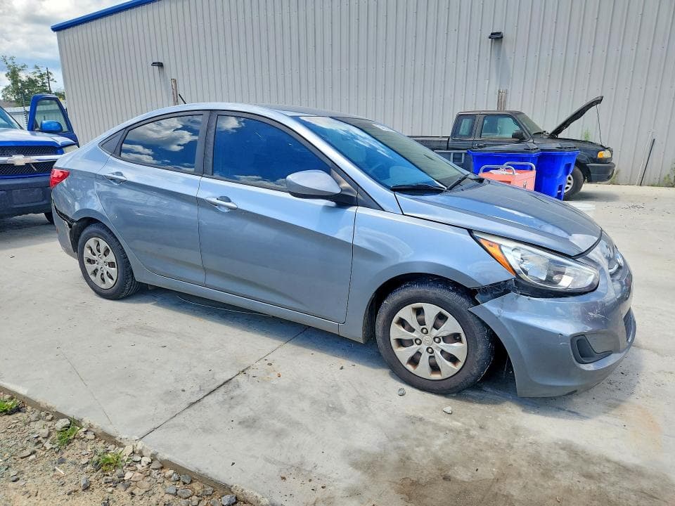 2017 HYUNDAI ACCENT SE 4