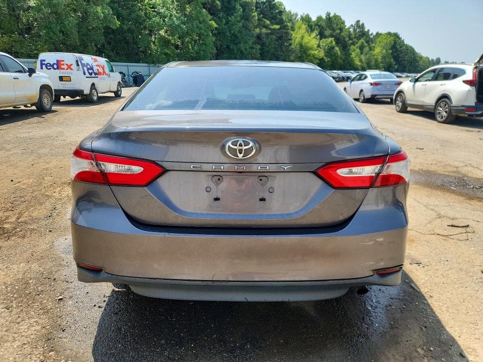 2018 TOYOTA CAMRY L 6
