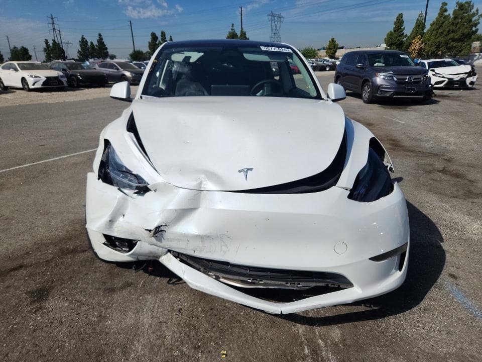 2024 TESLA MODEL Y 5