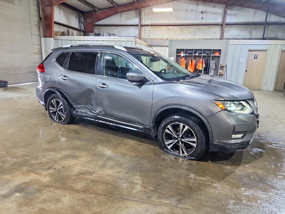 2017 NISSAN ROGUE SL 4