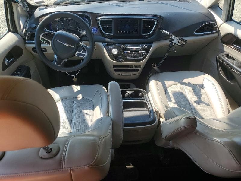 2021 CHRYSLER VOYAGER LXI 8