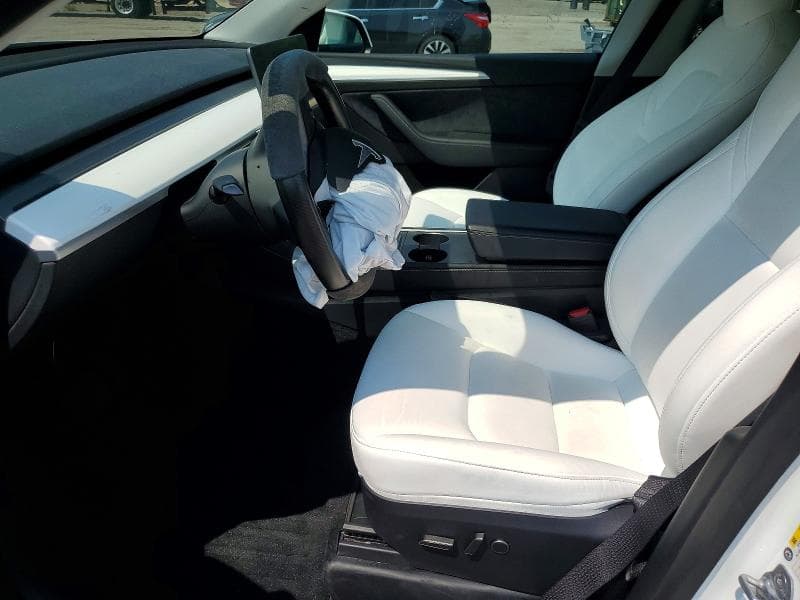 2025 TESLA MODEL Y 7