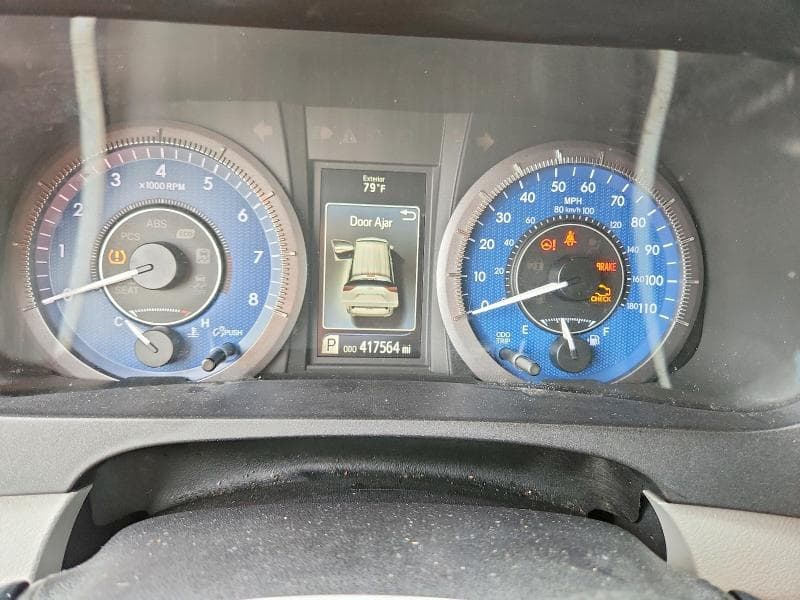 2019 TOYOTA SIENNA LE 9