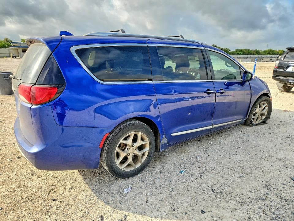 2020 CHRYSLER PACIFICA LIMITED 3