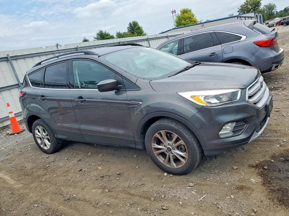 2018 FORD ESCAPE SE 4
