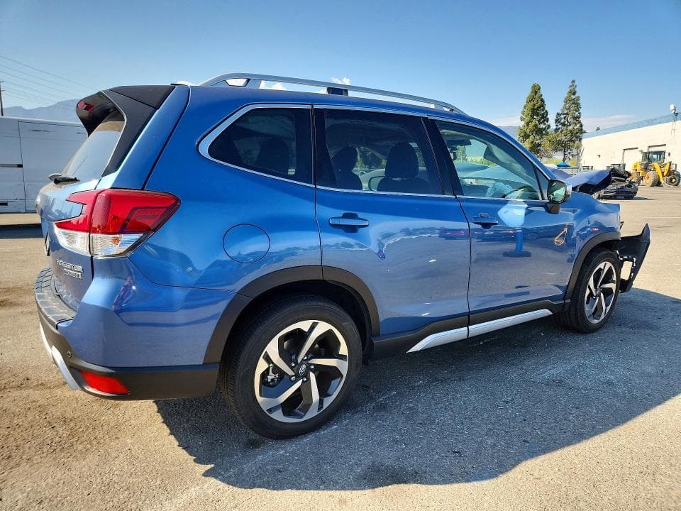 2024 SUBARU FORESTER TOURING 3