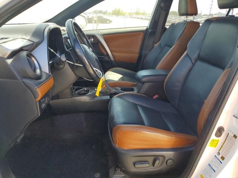 2018 TOYOTA RAV4 SE 7