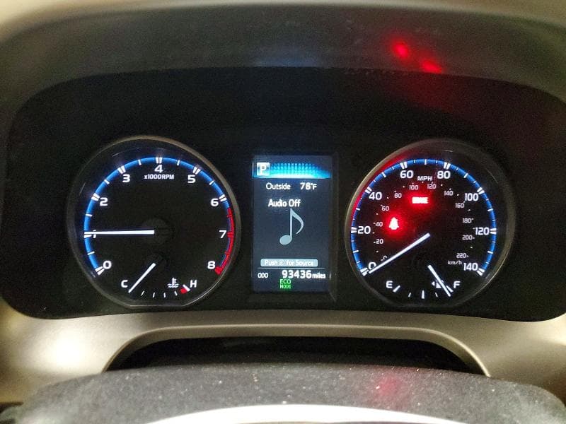 2017 TOYOTA RAV4 XLE 9