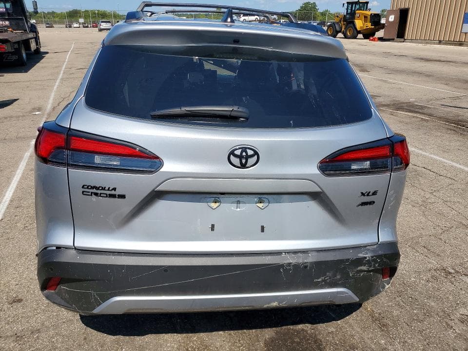 2026 TOYOTA COROLLA CROSS XLE 6