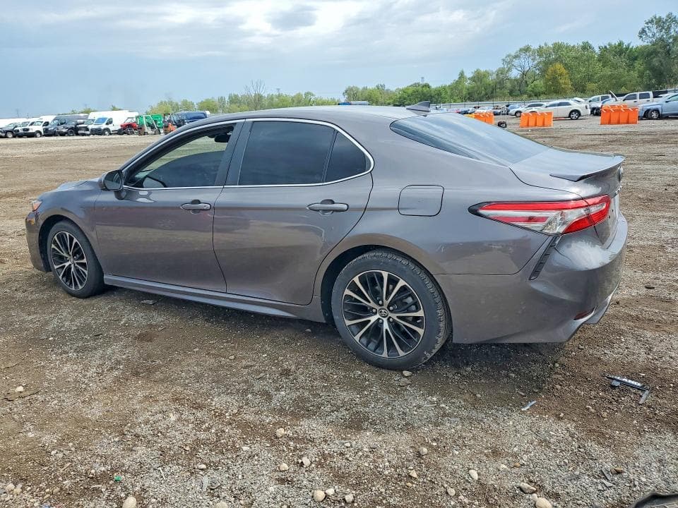 2019 TOYOTA CAMRY SE 2