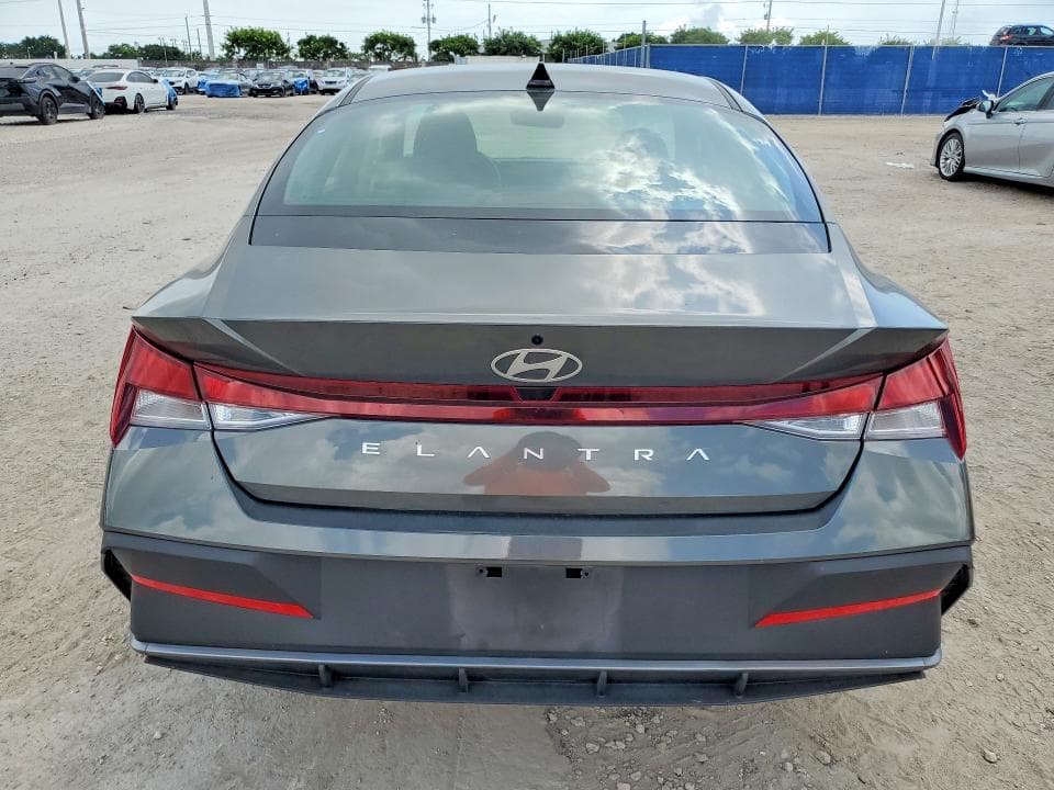 2026 HYUNDAI ELANTRA SE 6