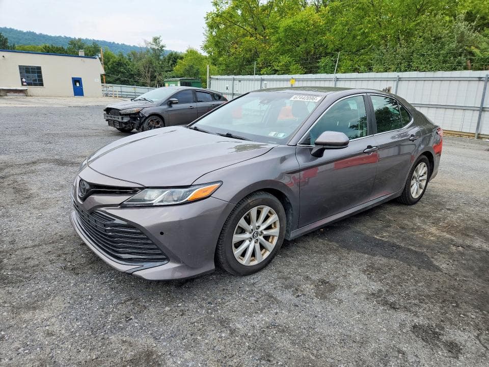 2018 TOYOTA CAMRY LE - 1