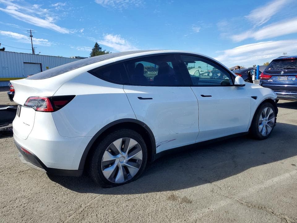 2023 TESLA MODEL Y 3