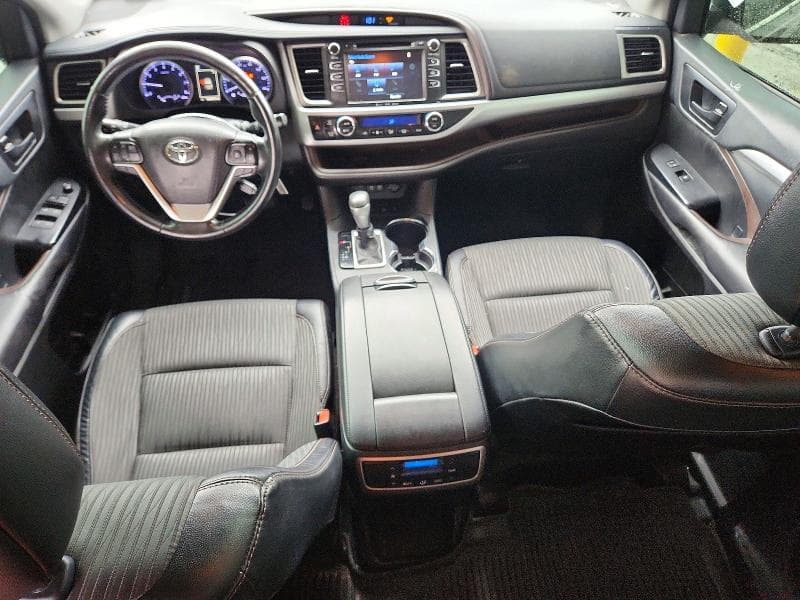 2018 TOYOTA HIGHLANDER LE PLUS 8