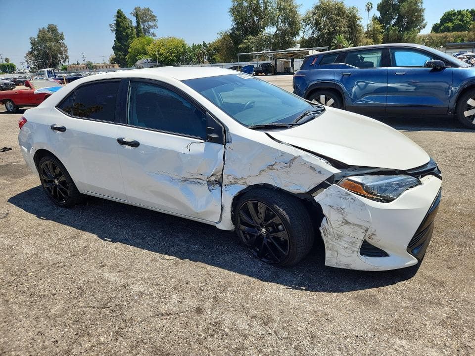 2019 TOYOTA COROLLA LE 4
