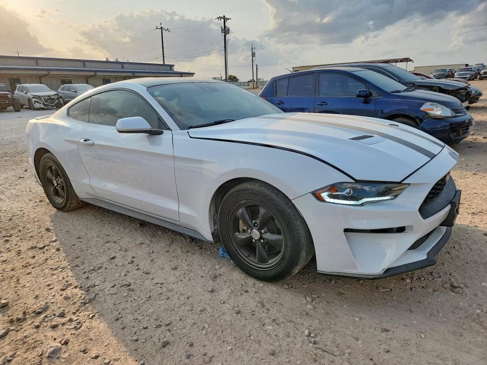 2020 FORD MUSTANG 4
