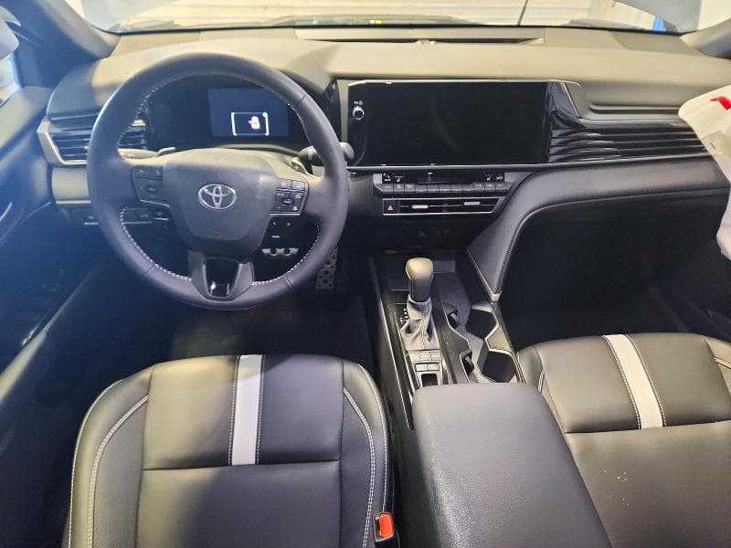 2026 TOYOTA CAMRY SE 8