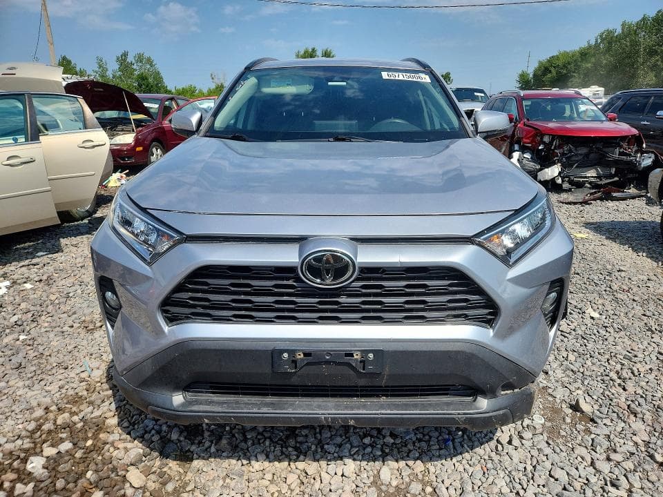 2020 TOYOTA RAV4 XLE 5