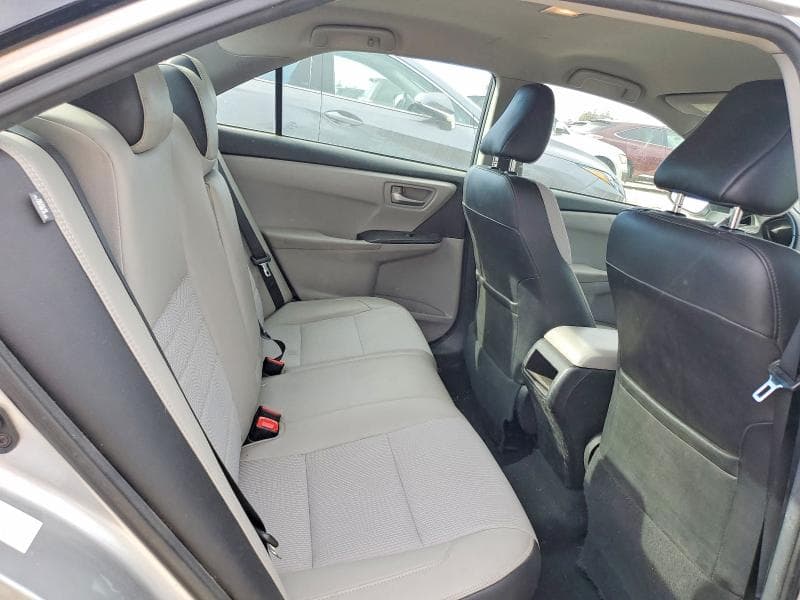 2017 TOYOTA CAMRY SE 10